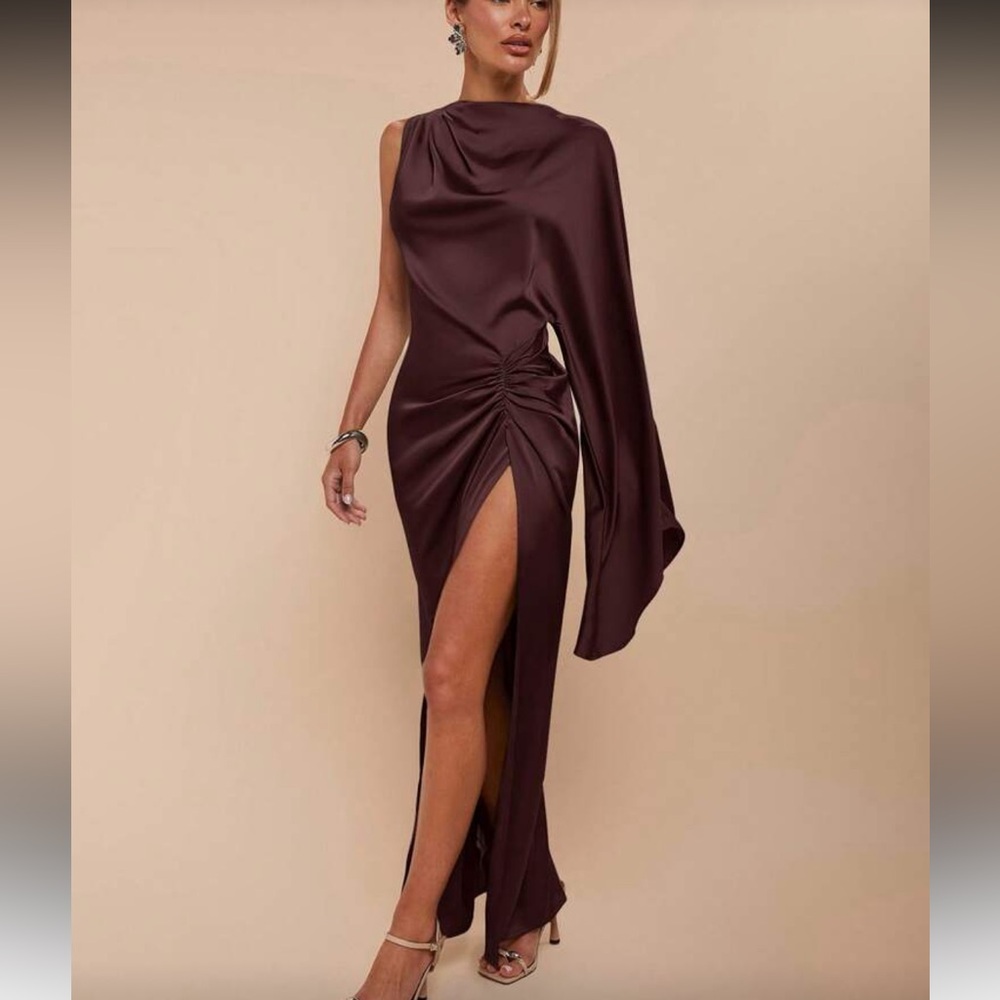 Elegant Brown One Shoulder Slit Thigh  Evening Gown - Picture 6 of 7